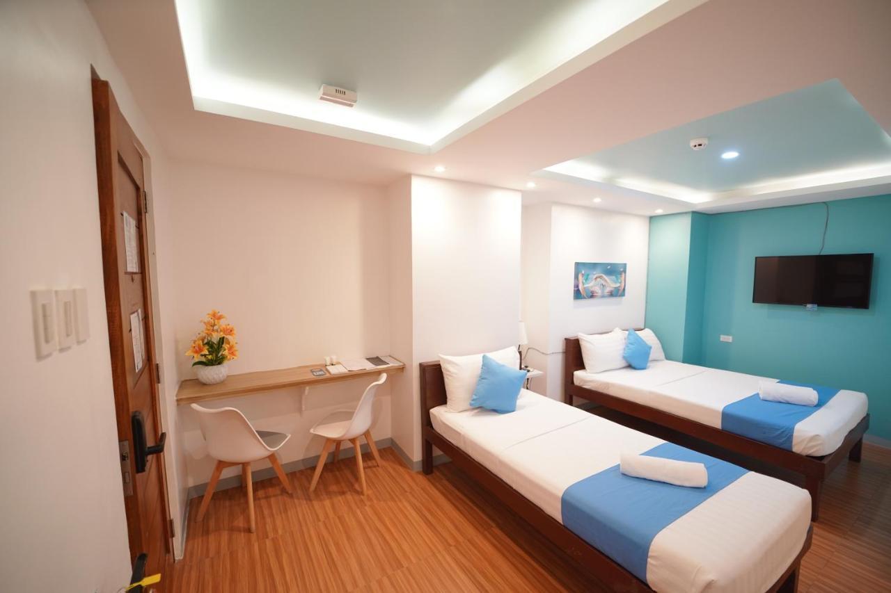 Arzo Hotel Premier Makati City Room photo
